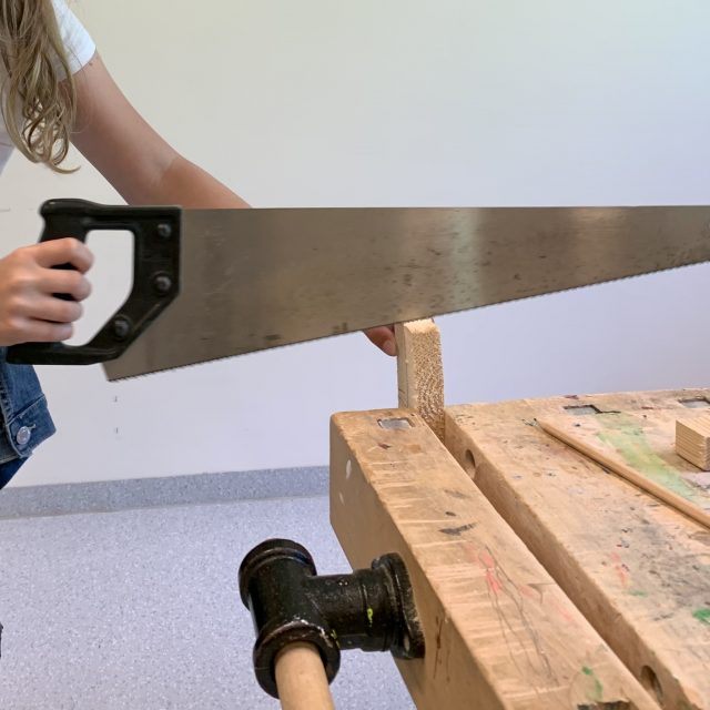 Hvem skal stå ved høvelbenken?